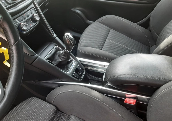 Opel Zafira cena 47800 przebieg: 209000, rok produkcji 2015 z Paczków małe 742